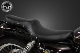 ST250E　スタッド付きダブルシート(スムース)