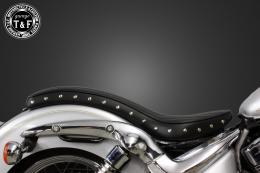 イントルーダーLC250　スタッド付きコブラシート(バーチカル)