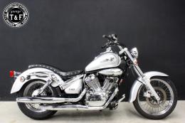 イントルーダーLC250　スタッド付きコブラシート(スムース)