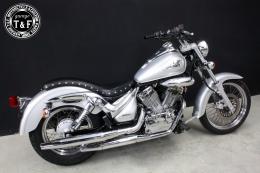 イントルーダーLC250　スタッド付きコブラシート(スムース)