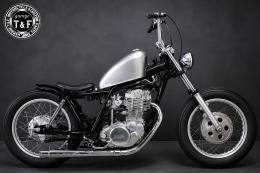 SR400　ハイマウントスリムスポーツスタータンクKIT(スチール製)
