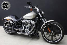 ソフテイルブレイクアウト(2018〜2024年)　ガンファイターシート(スムース)