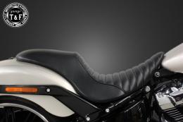 ソフテイルブレイクアウト(2018〜2024年)　ガンファイターシート(タックロール)