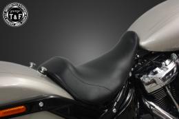 ソフテイルブレイクアウト(2018〜2024年)　シングルシート(スムース)